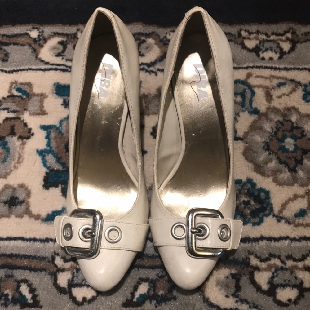 Off white/ cream colored heels!